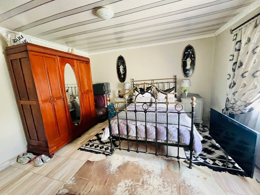 4 Bedroom Property for Sale in Bloemside 3 Free State